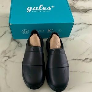 Brand new Gales Frontline Nurse Shoes!!